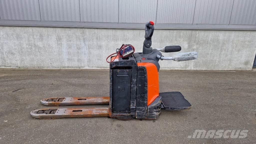 BT LPE 250 Електрически вилични кари-повдигачи