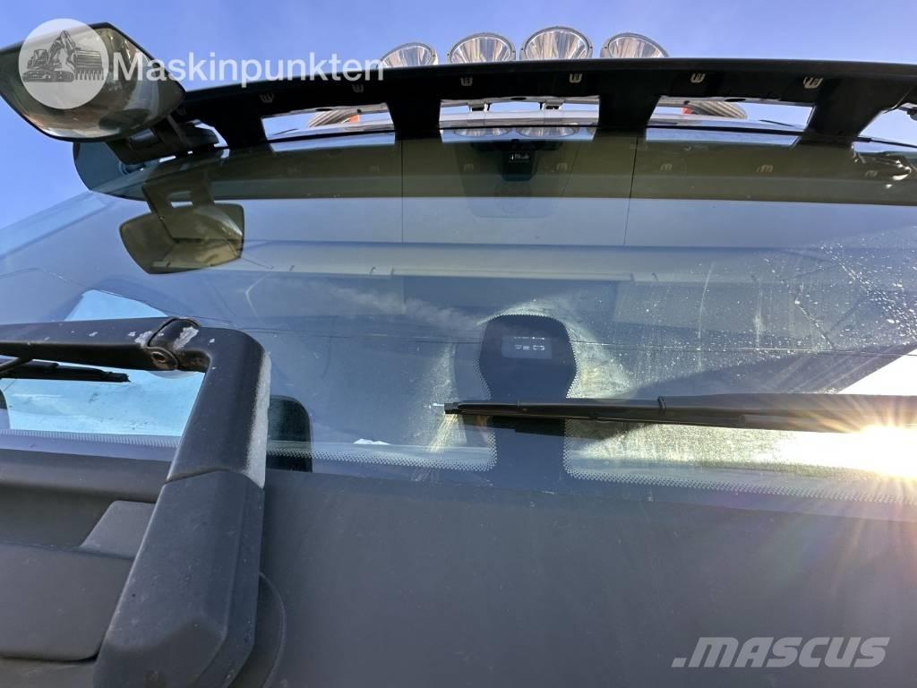 Volvo FH 6*2 Камиони с кран с кука