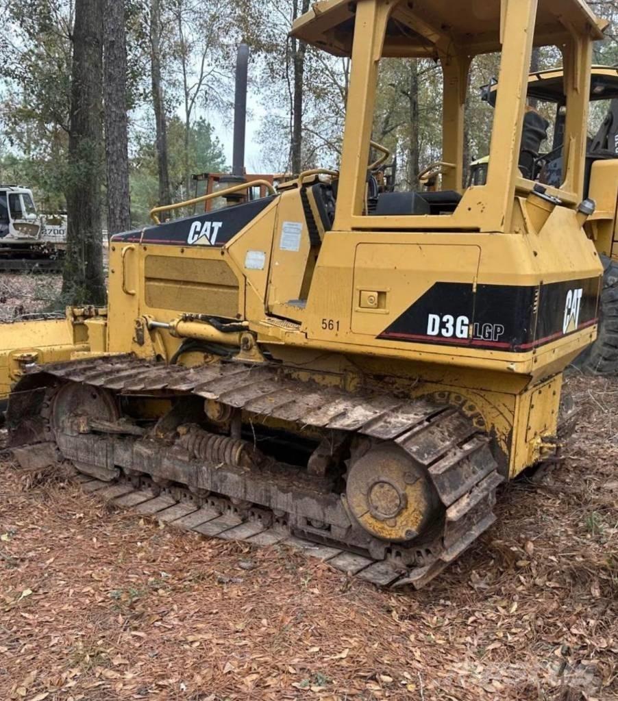 CAT D 3 G LGP Верижни булдозери
