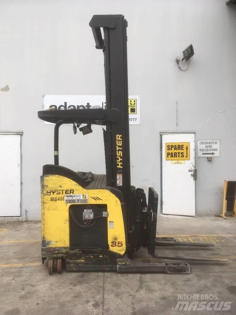 Hyster N35ZDR Ретрак/ Високоповдигач с изместване на вилката напред