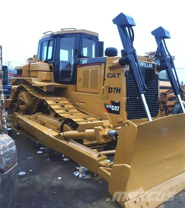 CAT D7H Верижни булдозери
