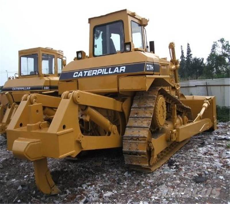CAT D7H Верижни булдозери
