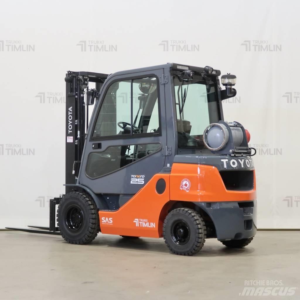Toyota 02-8FGF25 Камиони с АГУ