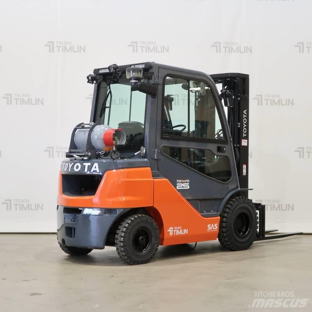 Toyota 02-8FGF25 Камиони с АГУ