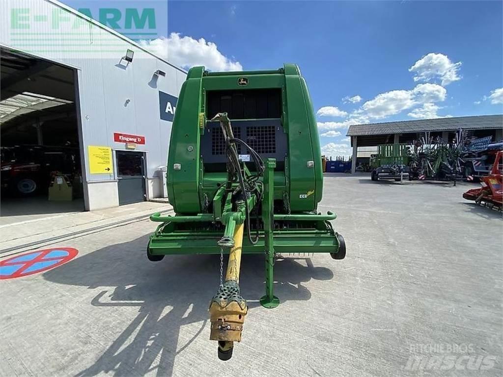 John Deere 864 Балопреси квадратни
