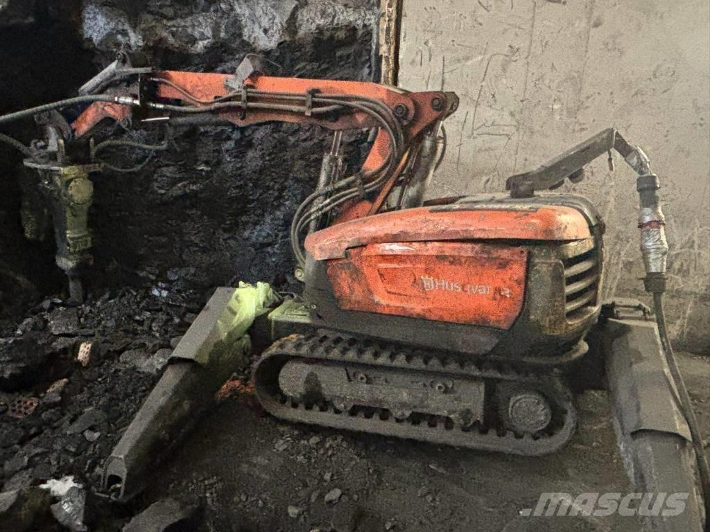 Husqvarna DXR 300 Багери за разрушаване
