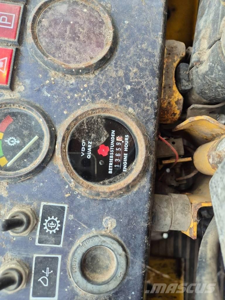 Volvo BM 4300 Колесни товарачи