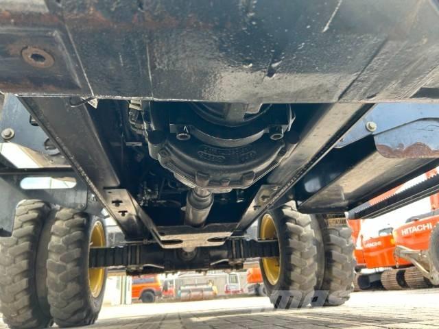 Yanmar TW 110 W Колесни екскаватори