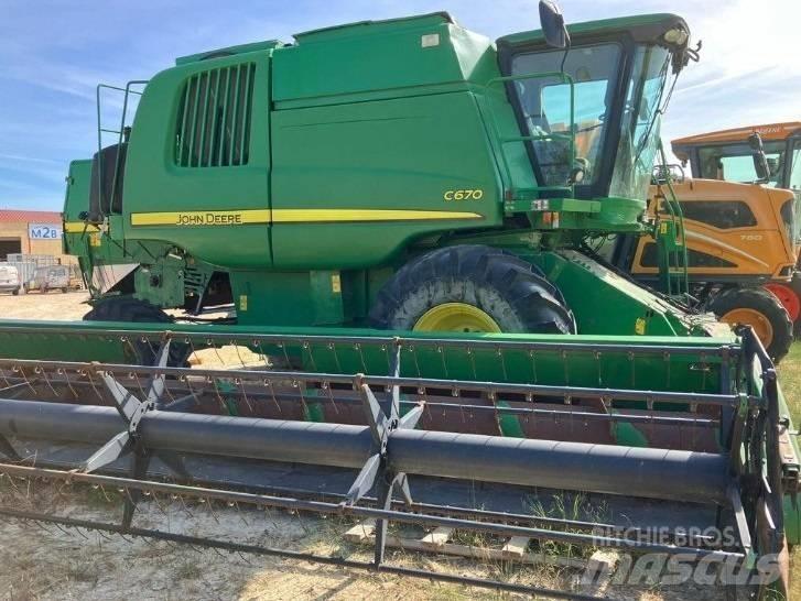 John Deere C 670 Комбайни