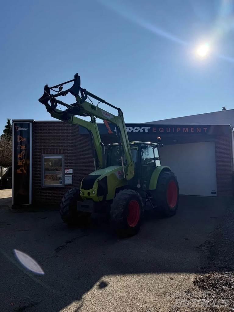CLAAS Axos 330 Трактори