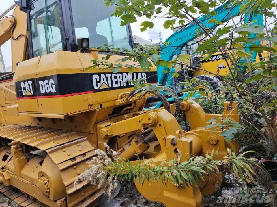 CAT D6G Верижни булдозери
