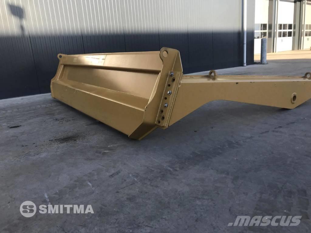 CAT 735C Задни врати
