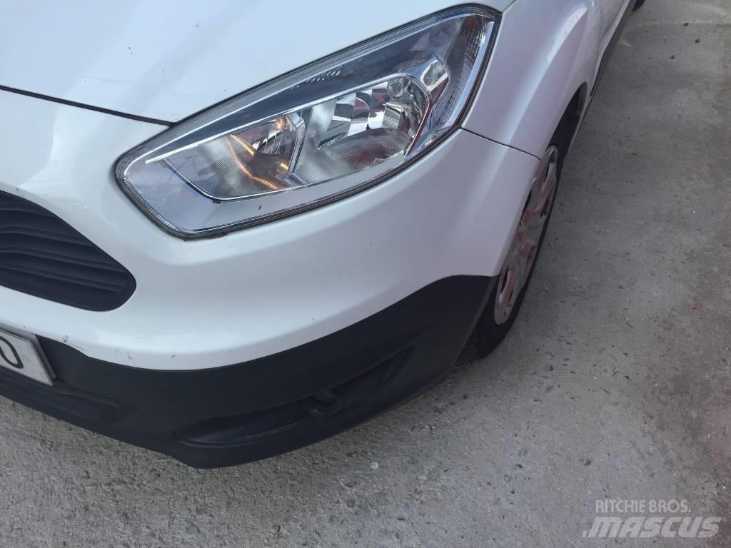 Ford Courier Фургони
