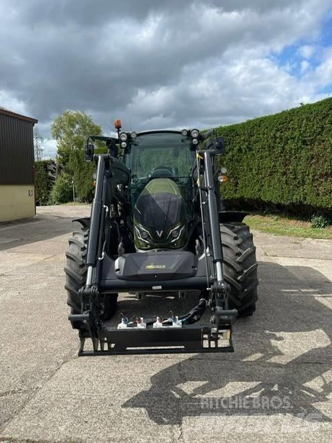 Valtra G 125 Трактори