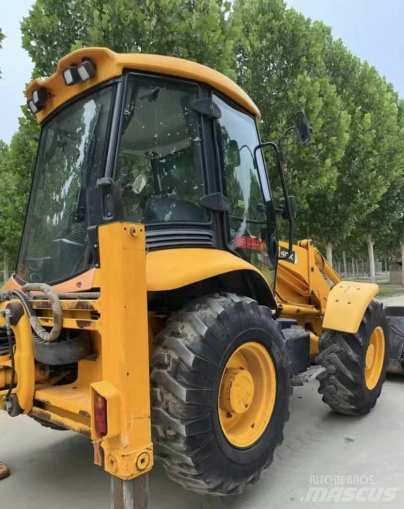 JCB 4 CX Товарач със заден ексватор