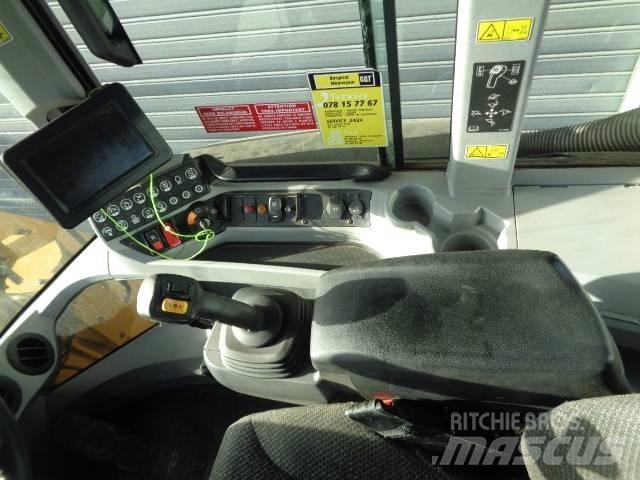 CAT 938M Колесни товарачи