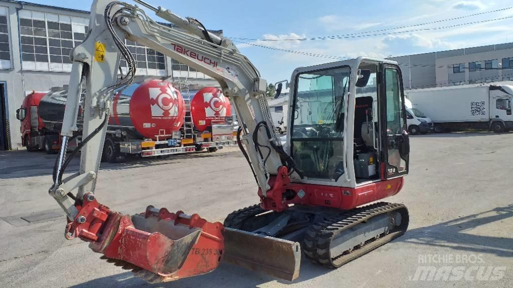 Takeuchi TB 240 Мини екскаватори < 7 т