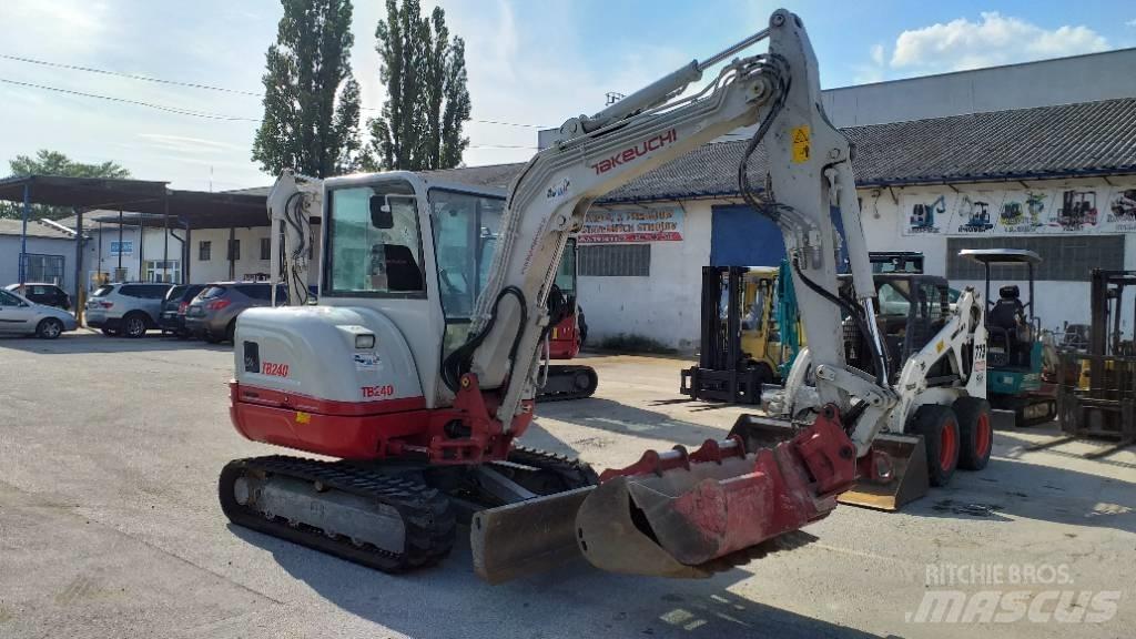 Takeuchi TB 240 Мини екскаватори < 7 т