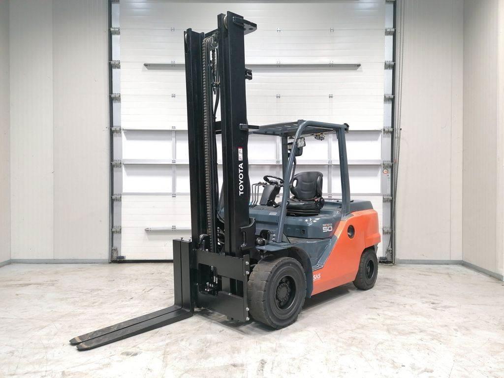 Toyota 40-8FD50N Дизелови камиони