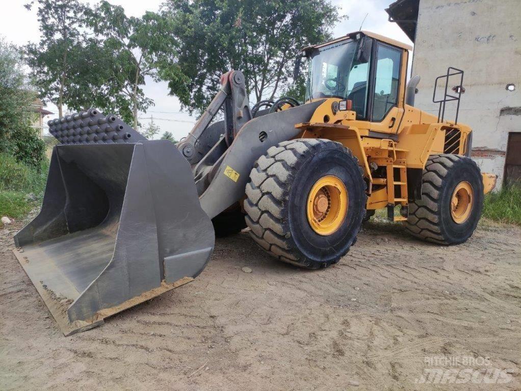 Volvo L 220 F Колесни товарачи