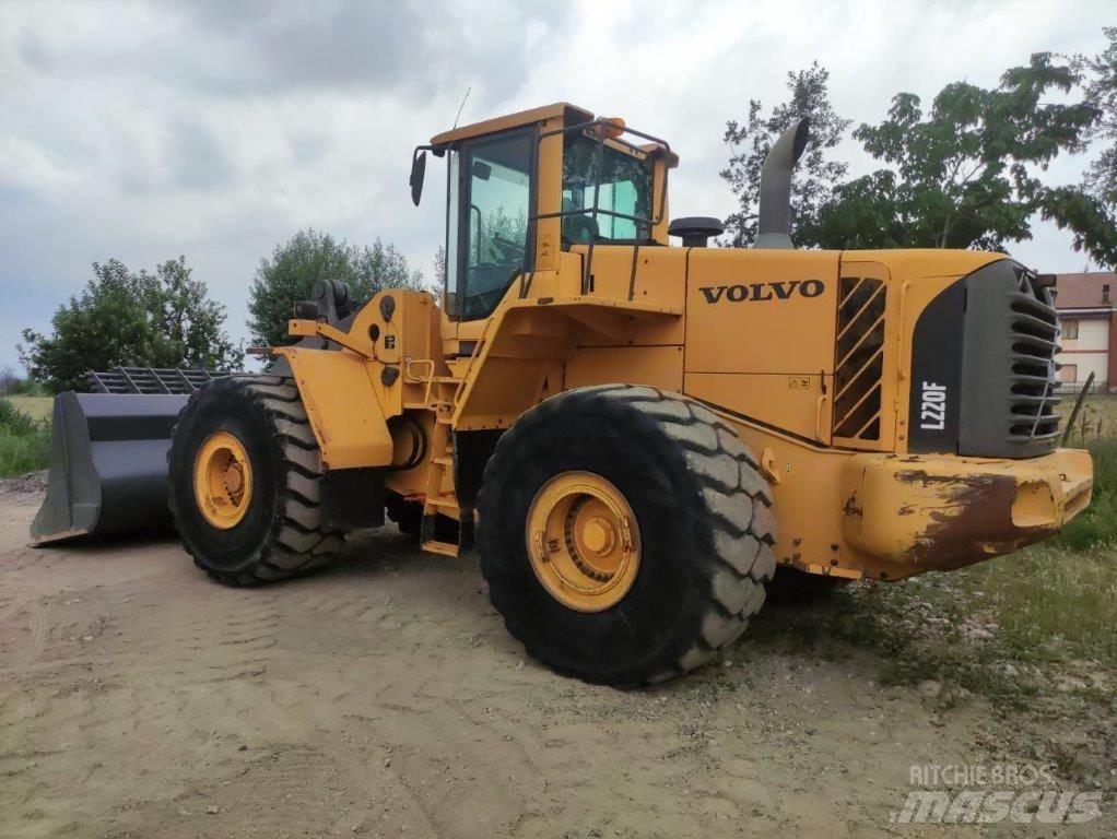 Volvo L 220 F Колесни товарачи