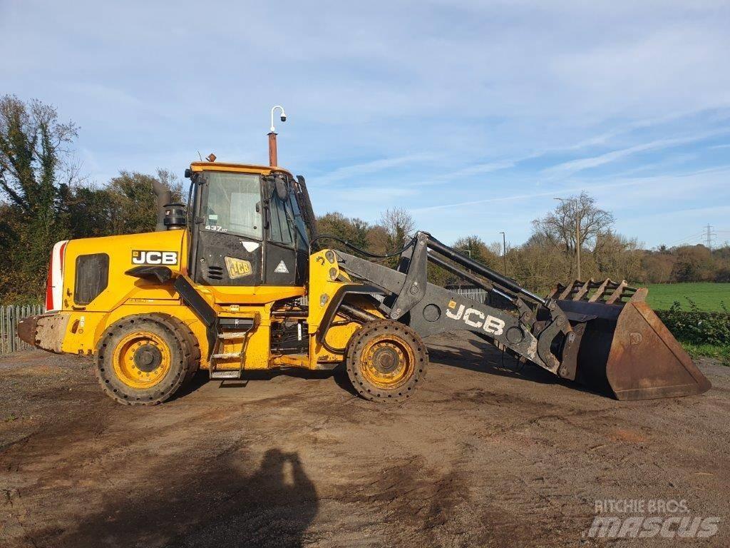 JCB 437 HT Колесни товарачи