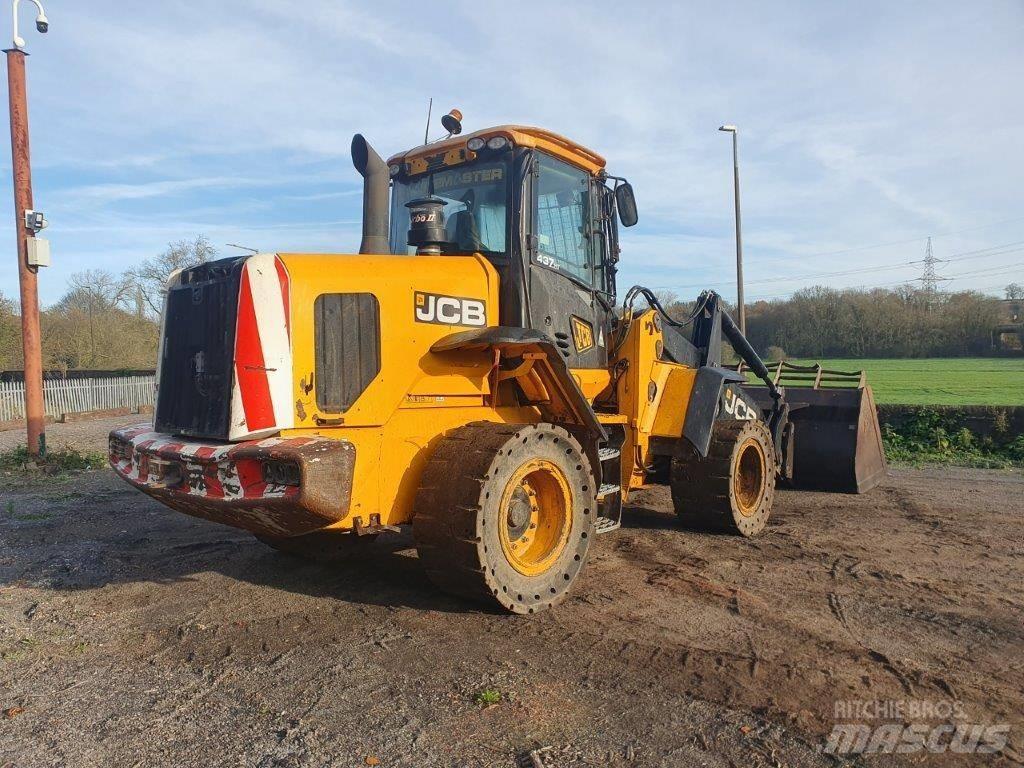 JCB 437 HT Колесни товарачи