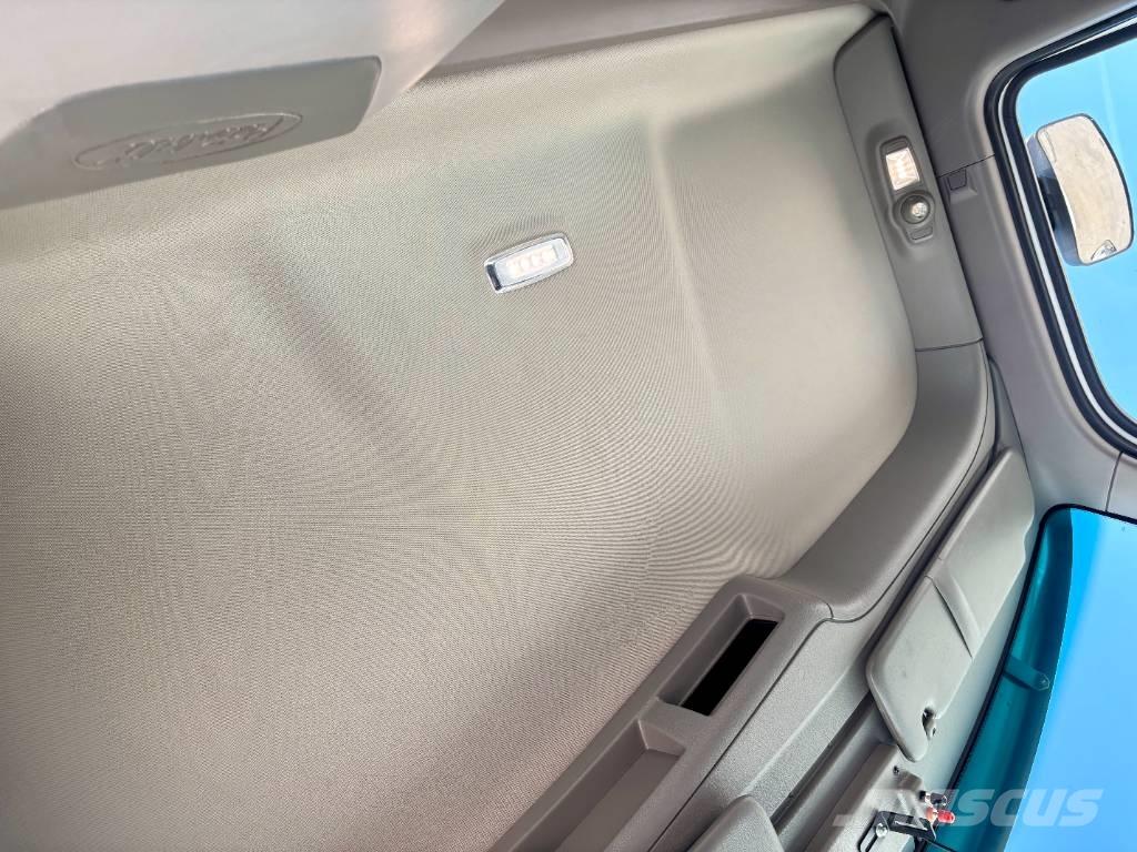 Peterbilt 567 Влекачи