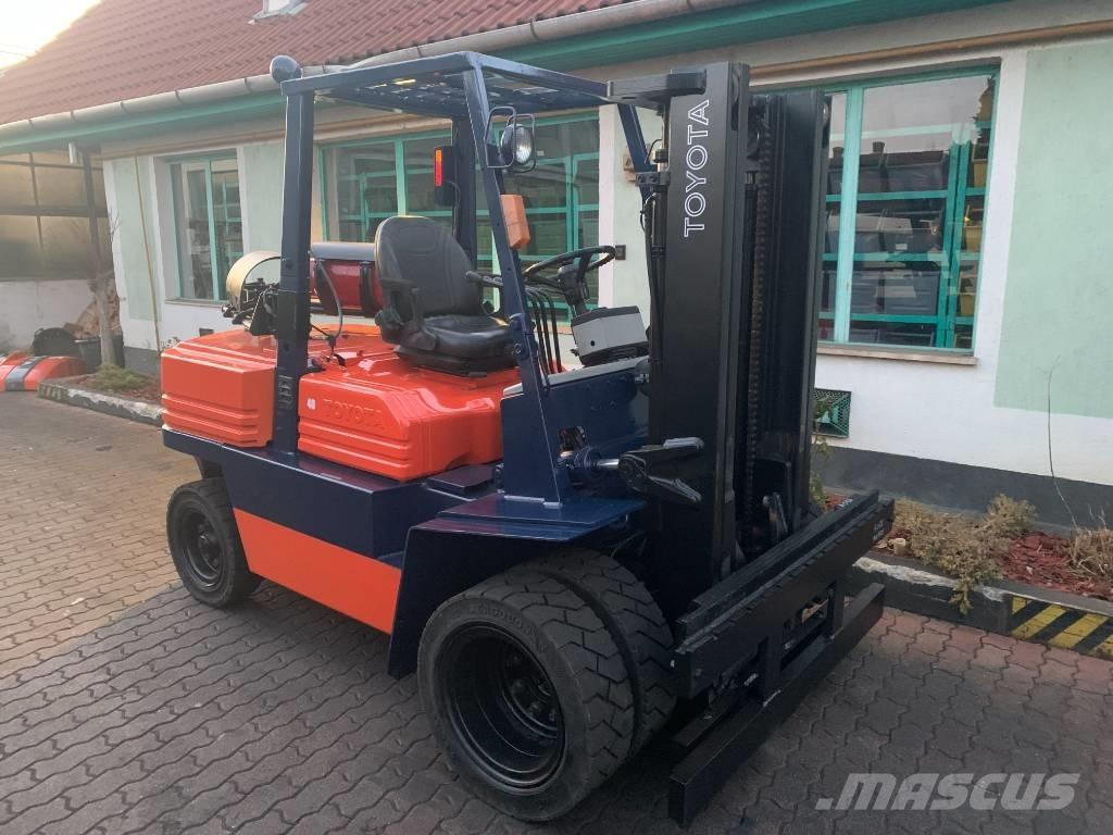 Toyota 5FG40 V-3516 Камиони с АГУ