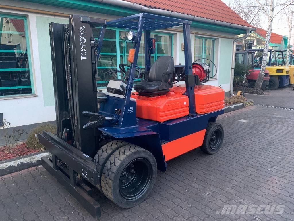 Toyota 5FG40 V-3516 Камиони с АГУ