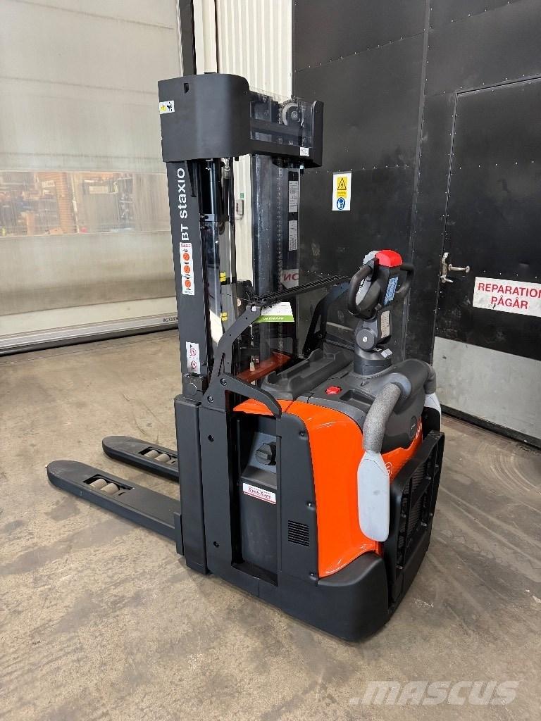 Toyota SPE140L Колички високоповдигачи с теглич