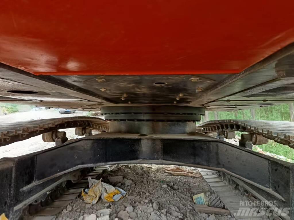 Hitachi ZX200 Верижен екскаватор