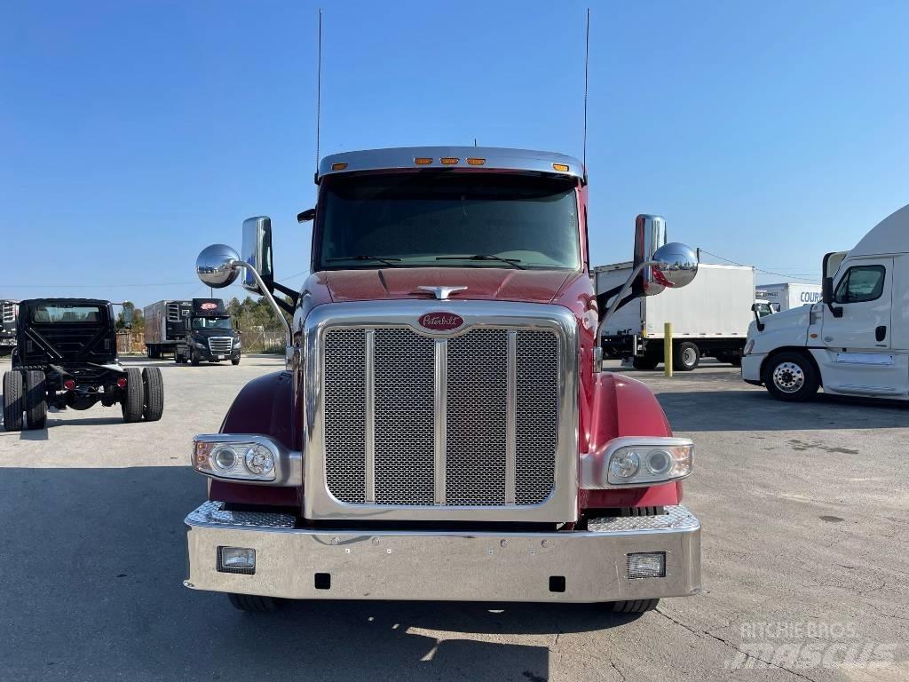 Peterbilt 567 Влекачи