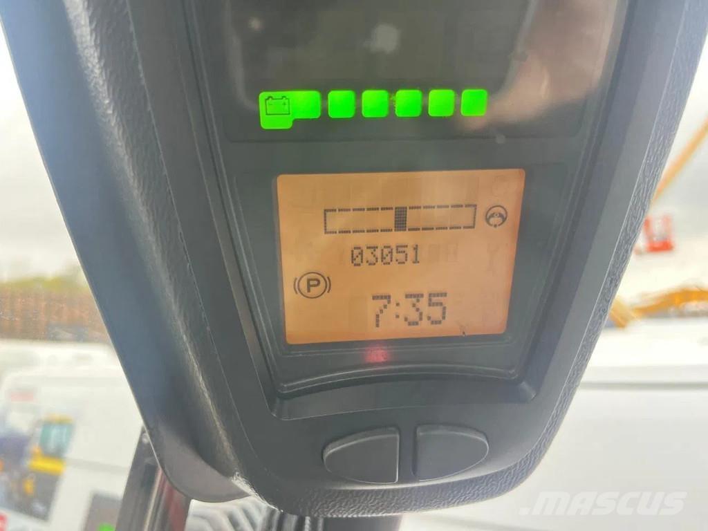 Linde E70-01 Електрически вилични кари-повдигачи