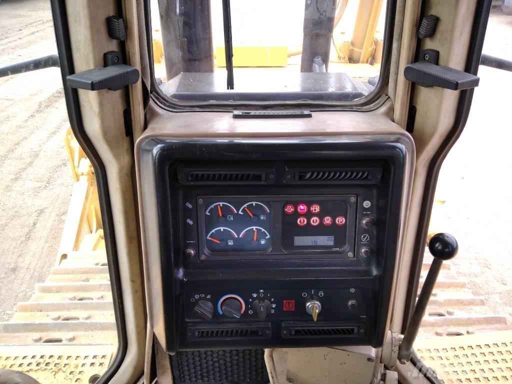 CAT D 6 R XL Булдозери