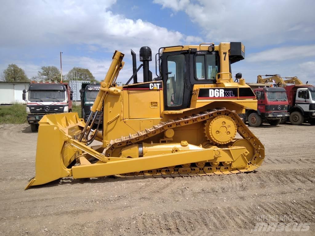 CAT D 6 R XL Булдозери