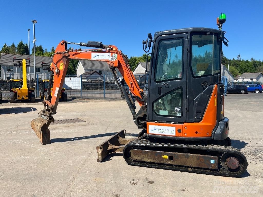 Hitachi ZX33U-6 Мини екскаватори < 7 т