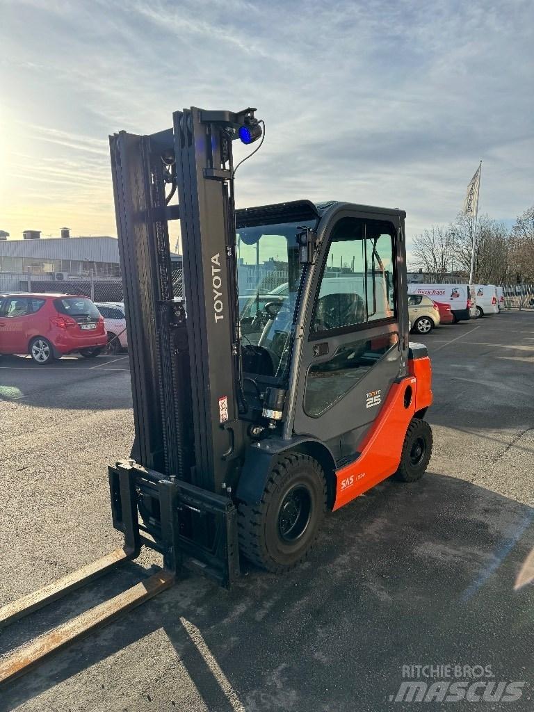 Toyota 52-8FDF25 Дизелови камиони