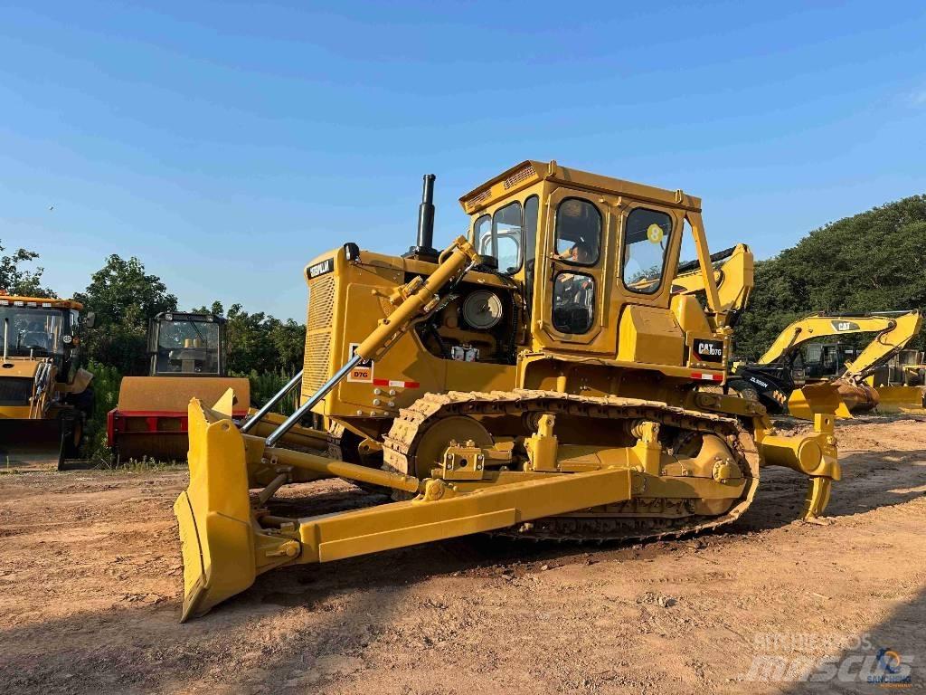 CAT D 7 G Верижни булдозери
