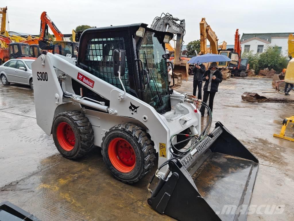 Bobcat S 300 Мини товарачи
