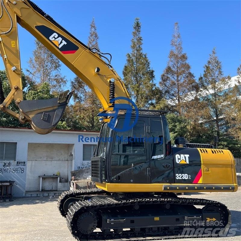 CAT 323D2 Верижен екскаватор