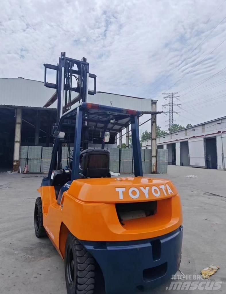 Toyota FD 50 Дизелови камиони