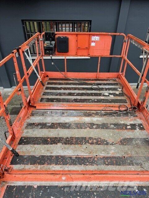 JLG 4394RT Ножични работни платформи