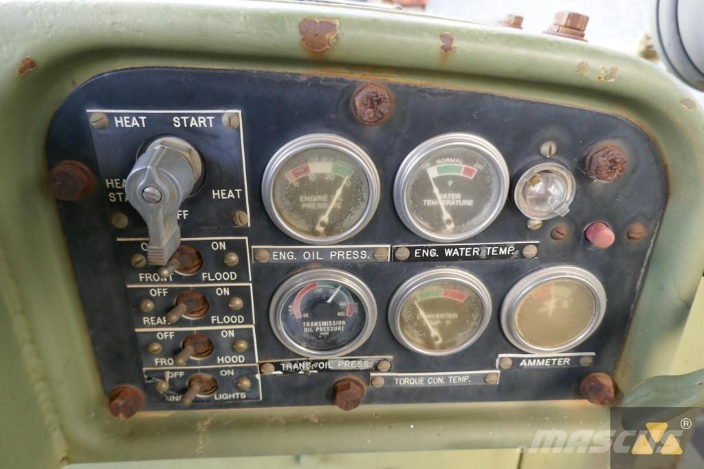 CAT D7F Ex-army Верижни булдозери
