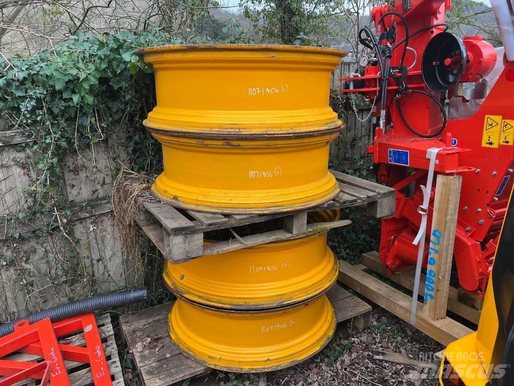 JCB 4 x Wheel Rims Колелета/Гуми