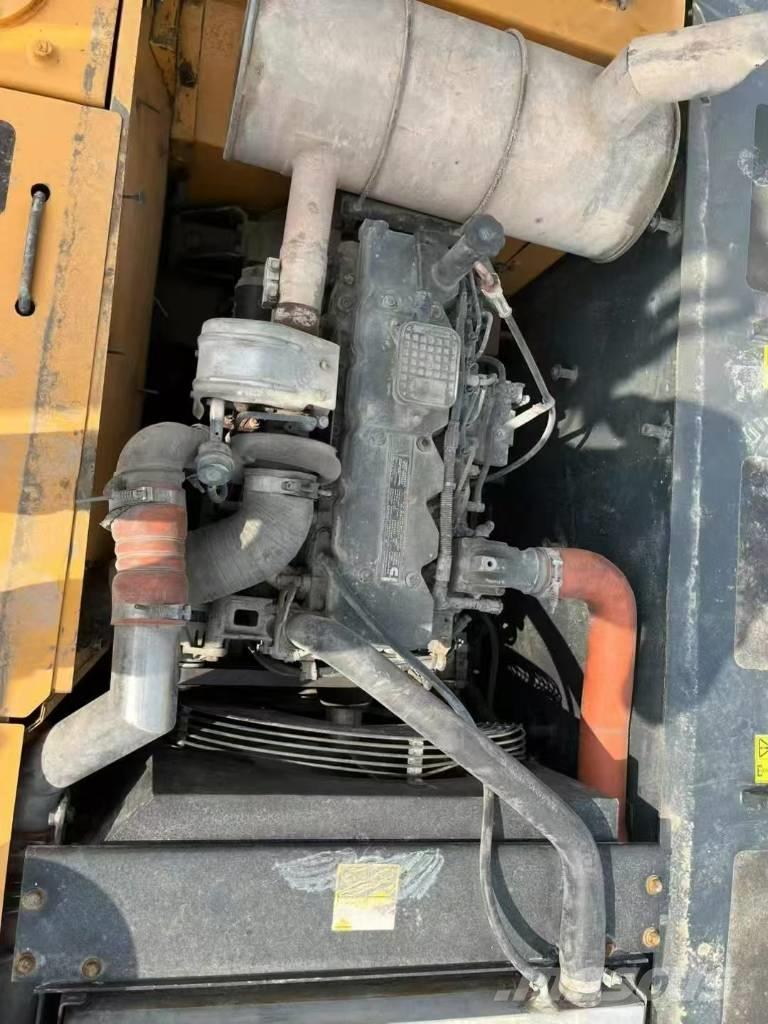 Hyundai 215VS Верижен екскаватор