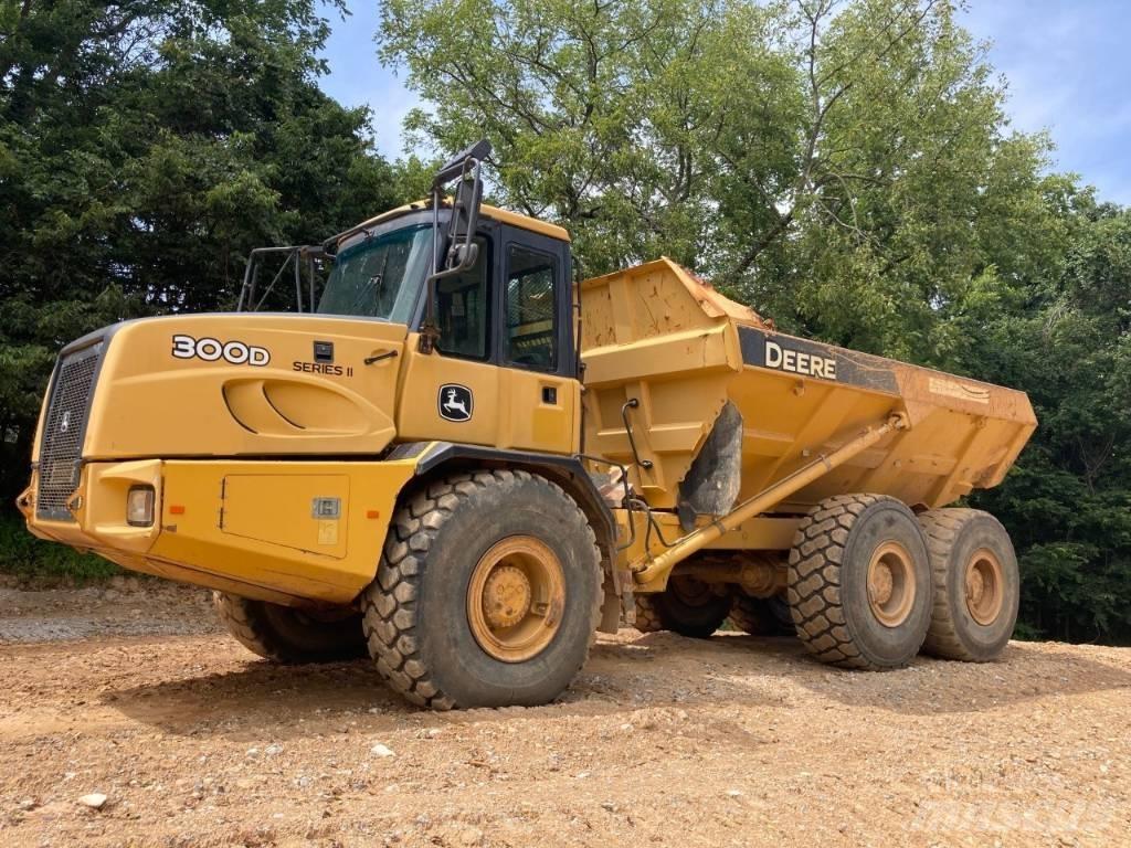 John Deere 300 D Дъмпери/моторни превозни средства