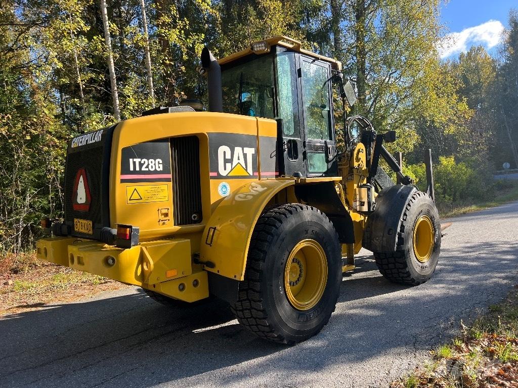 CAT IT 28 G Колесни товарачи