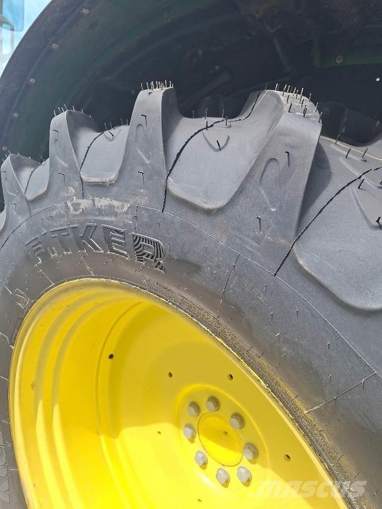 John Deere 6110R Трактори