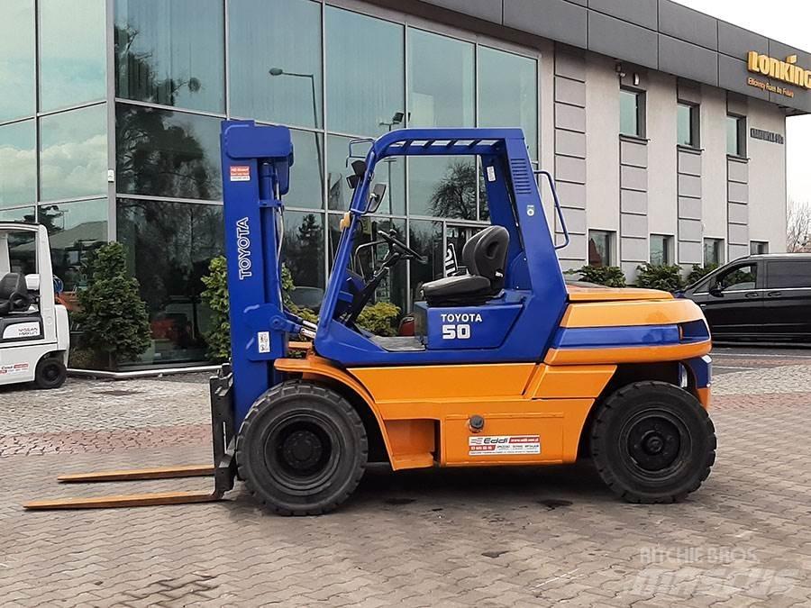 Toyota 5FDF50 Дизелови камиони